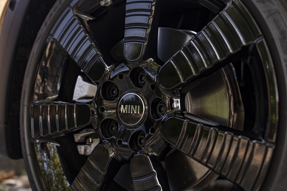 miniwesterly's tweet image. It's all in the details. 

The MINI Cooper S Resolute Edition. Unmistakably resolute.

#WesterlyMINI #MINIResolute