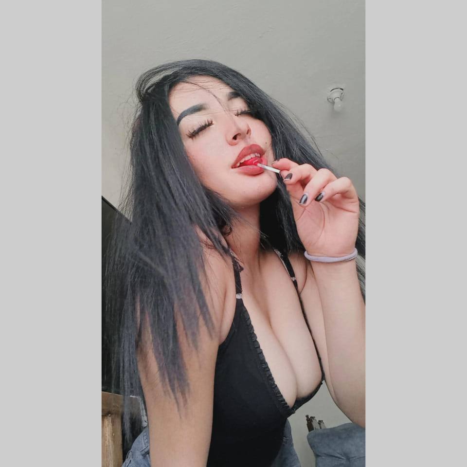 VANIA19077553's tweet photo. Like &amp; Rt si te gustaría ver como la chupo y no la paleta😍🥰 https://t.co/reE9mB4Mg9