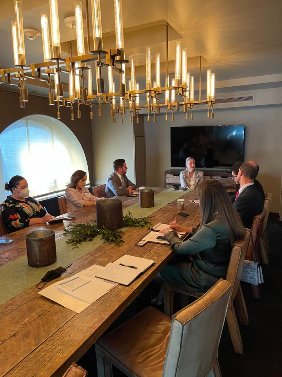 Lferrersilva's tweet photo. @consulmexsac committed to strengthening #COMCAL. Privileged to engage w @SDChamber & @BCGobierno during their @VisitSacramento and review strategic subjects (trade, health, infrastructure & environment). @SRE_mx @GoBizDiana https://t.co/gYmwUAuyRq