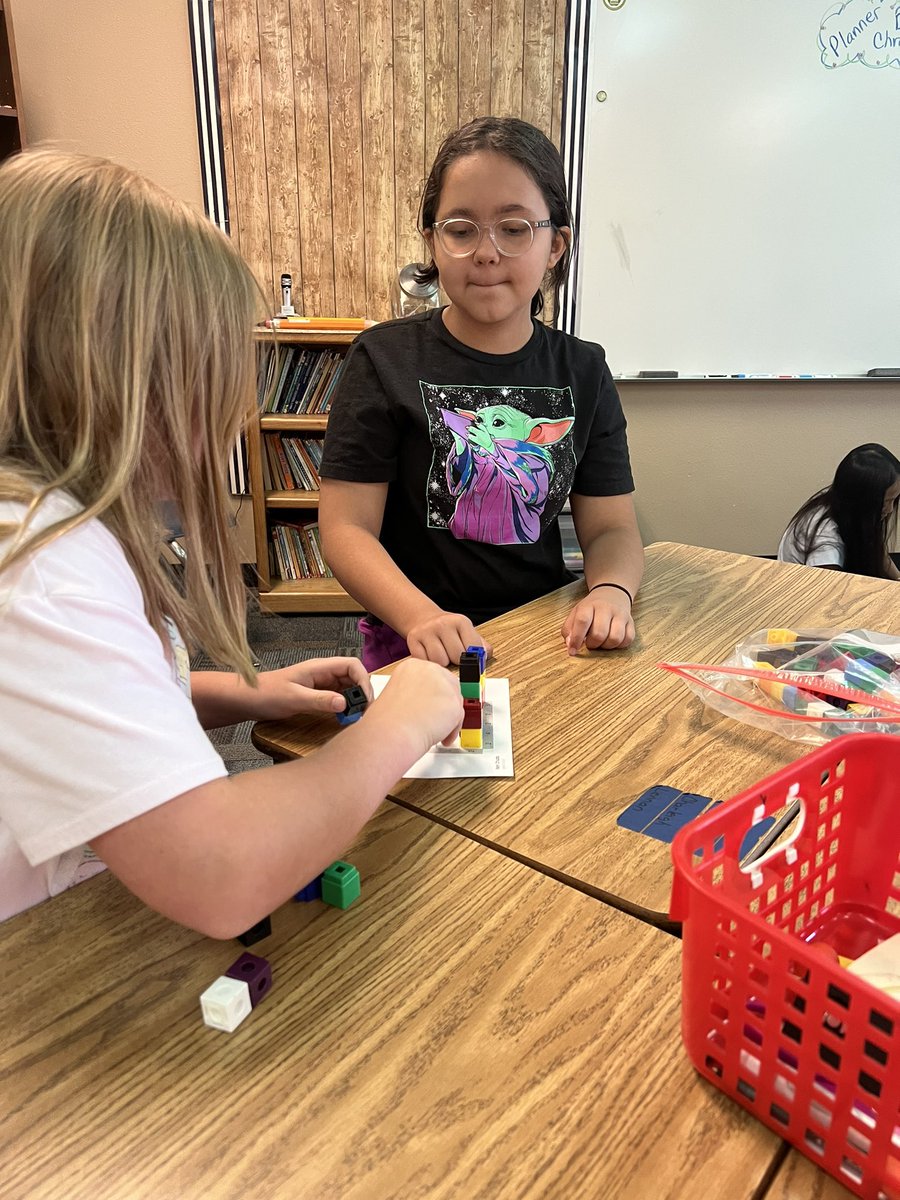 denise_holmes4's tweet photo. 4th graders at Sierra Verde @SVViperPride Growth Mindset Challenge! Failure helps us grow! @DVUSD https://t.co/qyLr7TkOgV