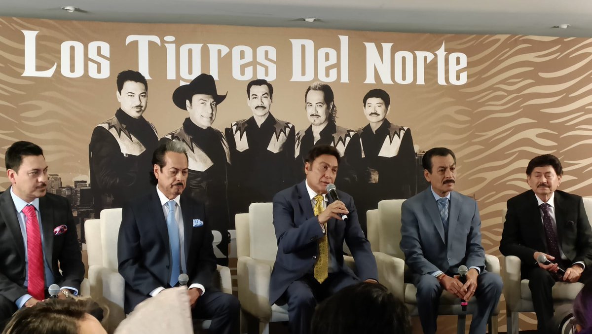idgruperaofi's tweet photo. #IdentidadGrupera @tigresdelnorte hablan de sus 3 fechas completamente llenas en @AuditorioMx además de las sorpresas que tendrán en siguientes proyectos musicales!!
#Rt @aliceecooper27 @UMusicMexico @_Parte_1 https://t.co/MzVXHeZ0p8