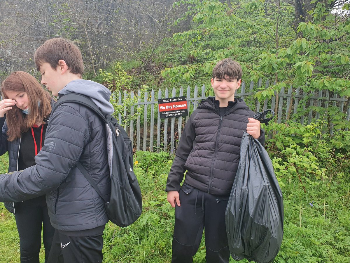 DowniesPorty's tweet photo. @DowniesPorty Proud of 2D1 and 2D2 today 🐉 Working together, building positive relationships to promote our House/Clan identity, school values and expectations. Well done! #PoudofPorty #GetInvolved #Wellbeing #PortyClans #RespectAll https://t.co/8uzwa1R6dm