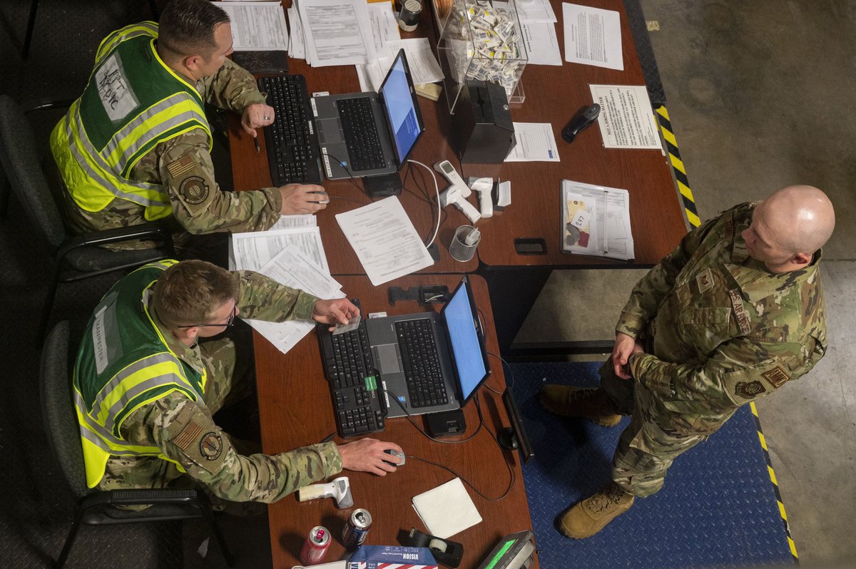 Getting ready to dominate 💪🏼 Last week, the 19th Airlift Wing @LRAFB kicked off the first phase of their ROCKI exercise to test the wing's ability to assemble and rapidly deploy more than 300 personnel. #HerkNation