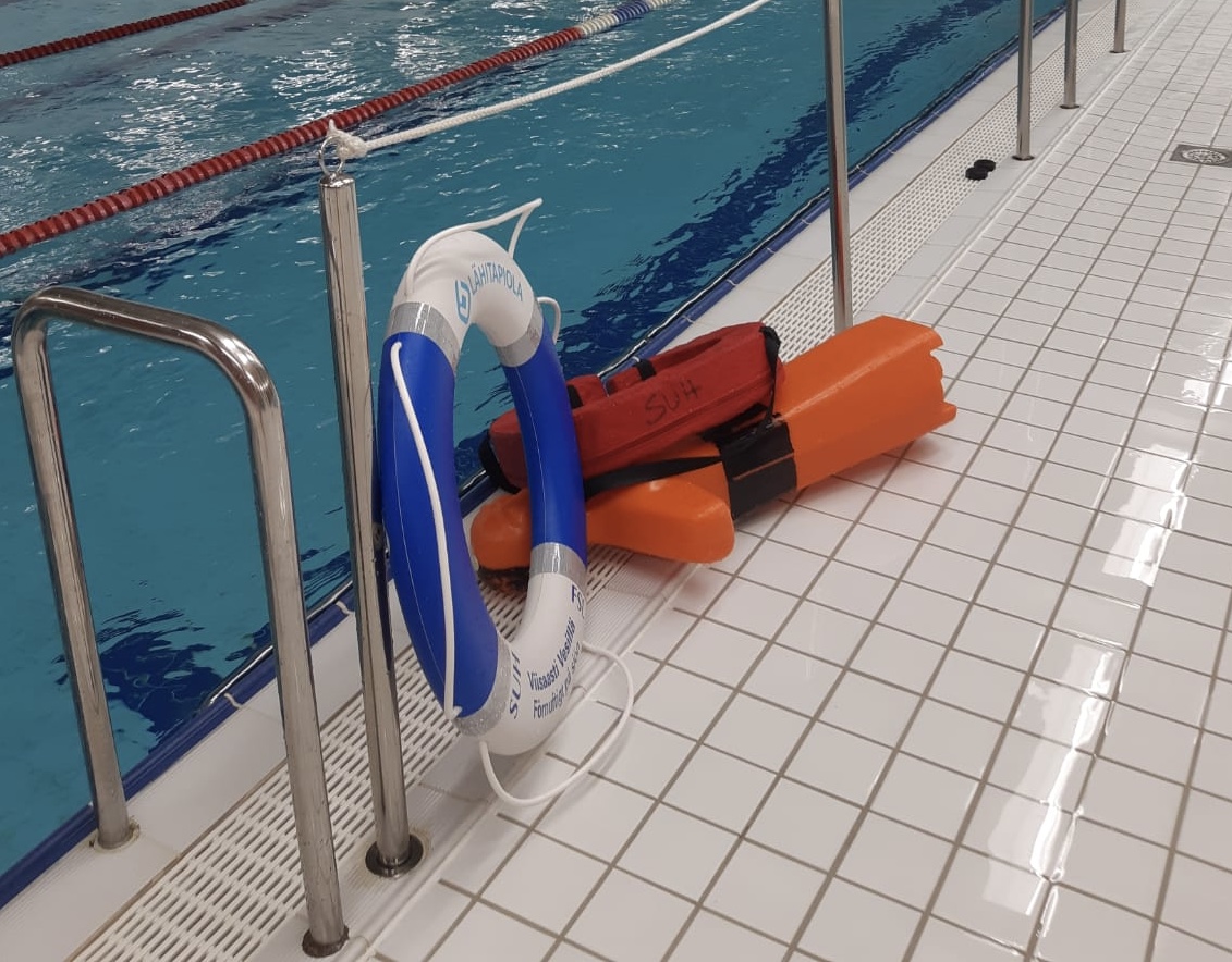 Pinnalla-hanke hakee osallistujia naisten uinninvalvojakoulutukseen! 
Kurssille osallistuminen vaatii hyvän uimataidon. Etusijalla ovat maahanmuuttajataustaiset naiset. 
Katso lisätiedot fimu.org/?x271212=11581…