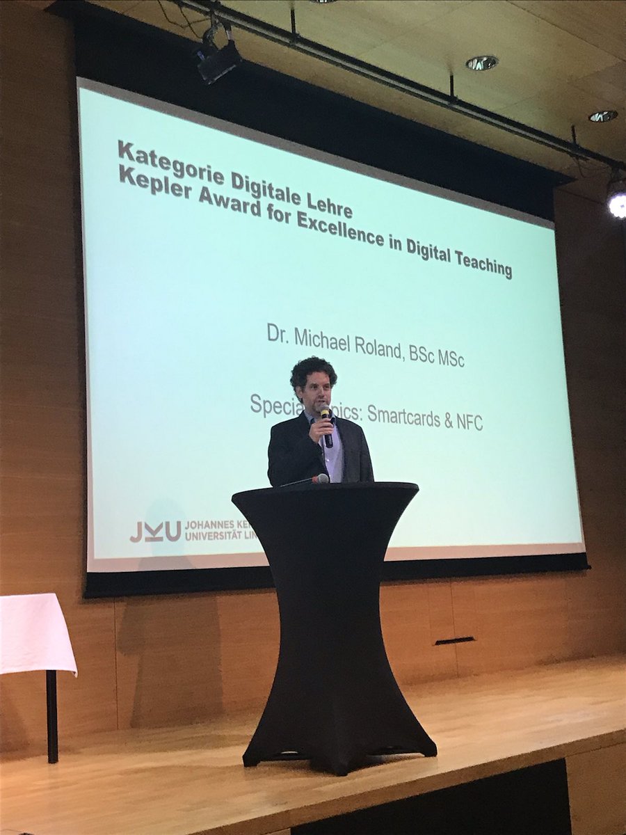 _mroland's tweet photo. Just received the Kepler Award for excellence in digital teaching @jkulinz. Thanks @insjku for providing a great environment for innovative digital teaching. And thanks to all my students who provided great feedback on how to improve my courses. https://t.co/DFPCACuYau