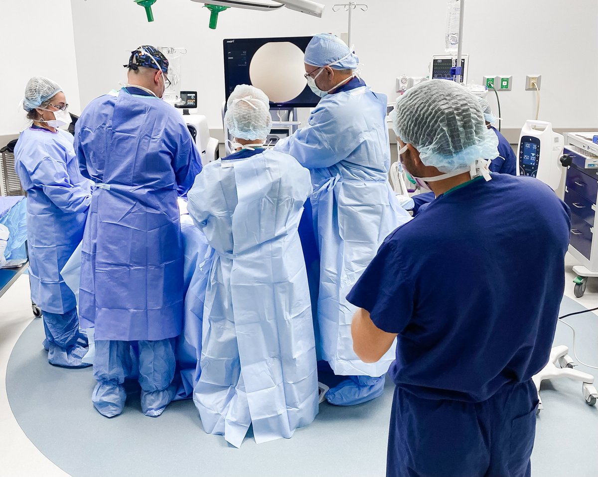 OMGTampaBay's tweet photo. Dr. Stuart Goldsmith and PA Ron Kubus kicking things off today at our very own surgical center! 👨‍⚕️

This is a dream a long time in the making and took the hard work of so many different people to make it a reality. Congratulations everyone! 

#orthotwitter https://t.co/Mfn7CoAoI6