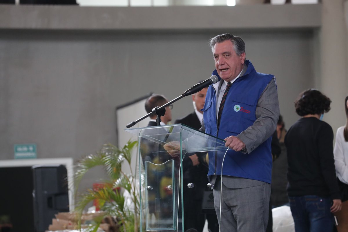 El titular del <a href="/MinTrabajoEc/">Ministerio del Trabajo Ecuador 🇪🇨</a>, <a href="/DonosoEcuador/">Patricio Donoso</a> mencionó:

• Hace poco la orden era “Quédate en Casa”, gracias al proceso de vacunación, en la actualidad es quítate la mascarilla, actívate y reactiva la economía.