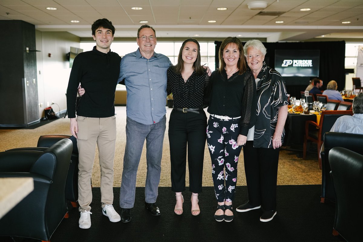 Officially received my B.S. in Psychological Sciences and Human Services with a Research-Focused Honors concentration from @LifeAtPurdue. Beyond grateful for the endless support from my family and mentors. I can't wait to see what the future holds! #PurdueWeDidIt