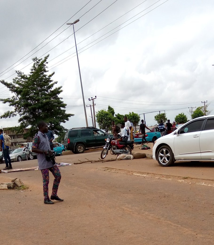 futa_tv's tweet photo. Earlier Today at #AkureProtest : more Pictorial Evidence Showing Up where Troops from the Nigeria Army Shoot Live Bullet at #EndASUUStrike Peaceful Protest in Akure
Follow us @futa_tv
#ASUU #ASUUstrike #ASUUStrikeMustEnd #AsuuStrikeUpdate #ASUUStrikeNow #EndASUUStrike https://t.co/Iq6iioGJFG