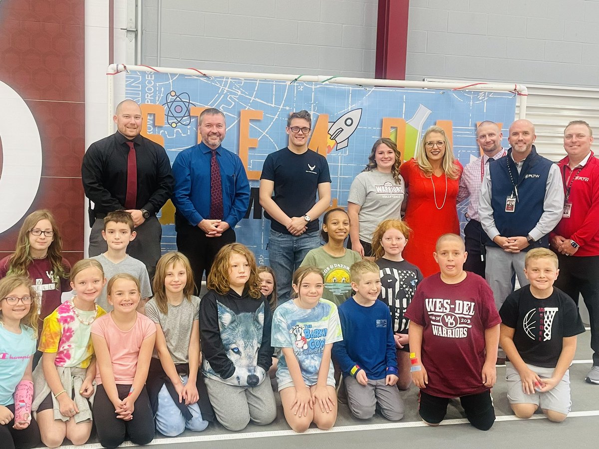 WesDelSchools's tweet photo. We would like to give a special thanks to @SecJennerIN for taking time to join our students and staff today at STEM Day 2022. We appreciate the visit! #WDpride #Stemday https://t.co/eWWDZoLFe1