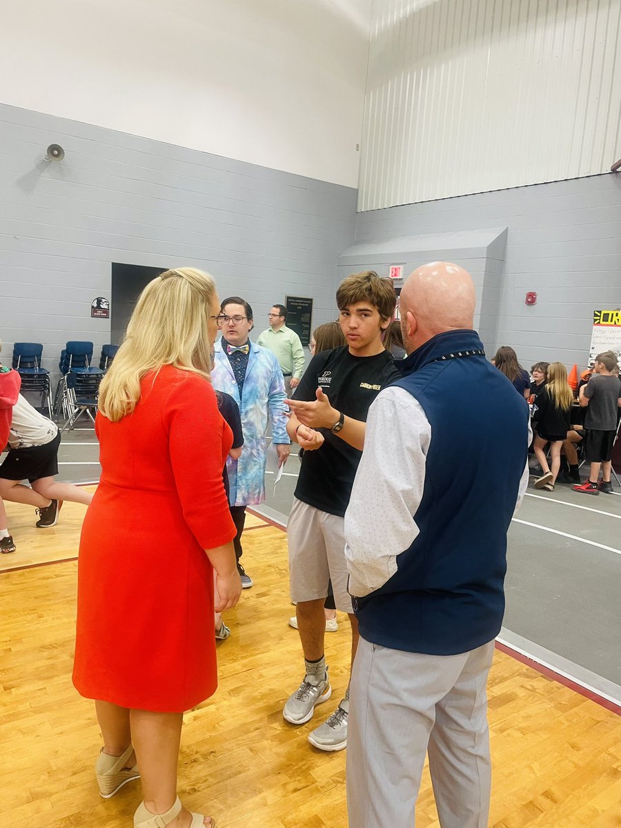 WesDelSchools's tweet photo. We would like to give a special thanks to @SecJennerIN for taking time to join our students and staff today at STEM Day 2022. We appreciate the visit! #WDpride #Stemday https://t.co/eWWDZoLFe1