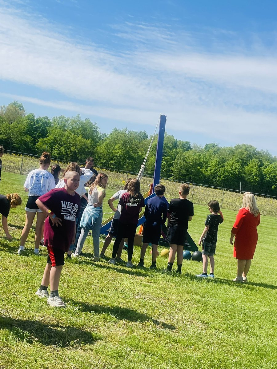 WesDelSchools's tweet photo. We would like to give a special thanks to @SecJennerIN for taking time to join our students and staff today at STEM Day 2022. We appreciate the visit! #WDpride #Stemday https://t.co/eWWDZoLFe1