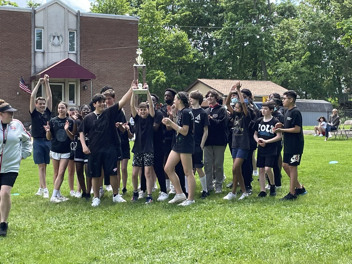 SGBschool's tweet photo. Congratulations to the eighth grade for winning today’s game! #volleyball #sgbstrong #catholicschool #8thgrade https://t.co/RW52zfQFei