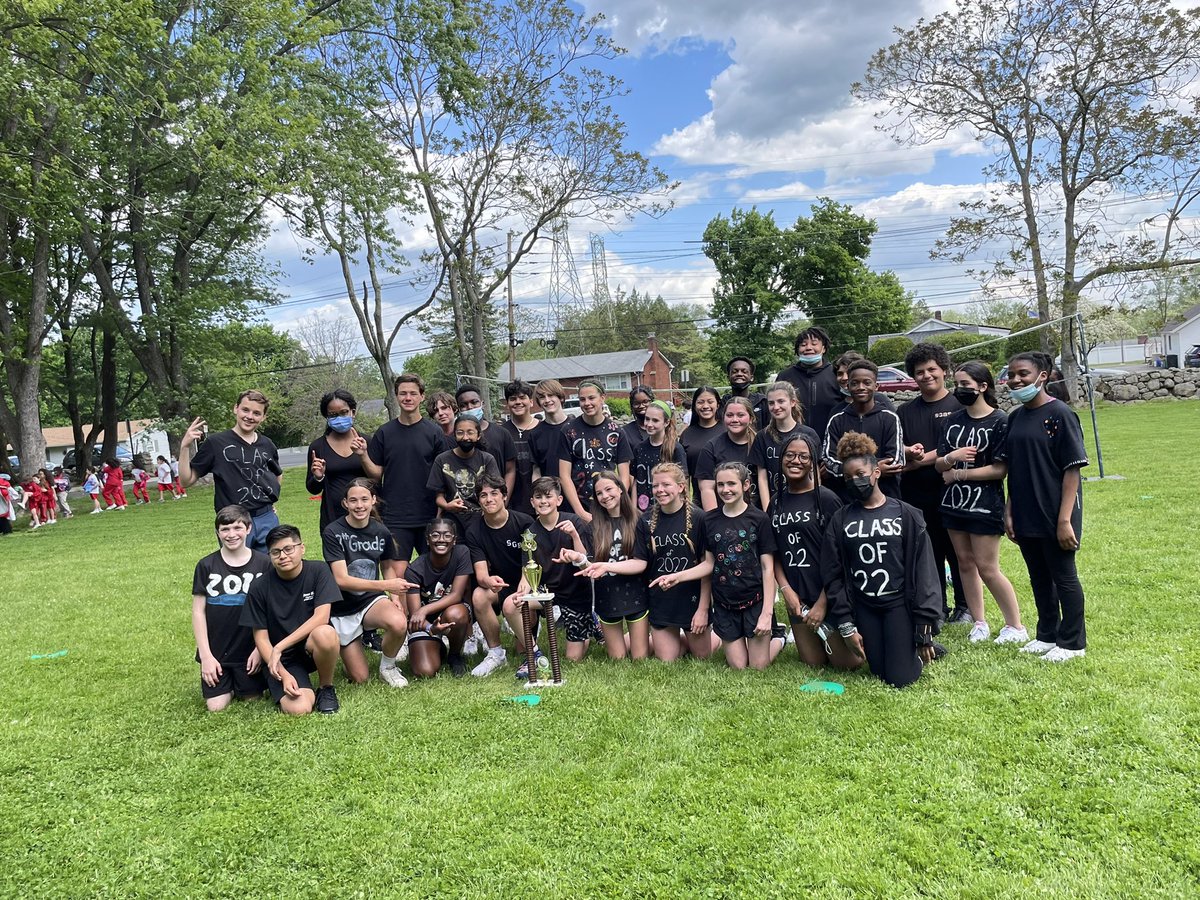 SGBschool's tweet photo. Congratulations to the eighth grade for winning today’s game! #volleyball #sgbstrong #catholicschool #8thgrade https://t.co/RW52zfQFei