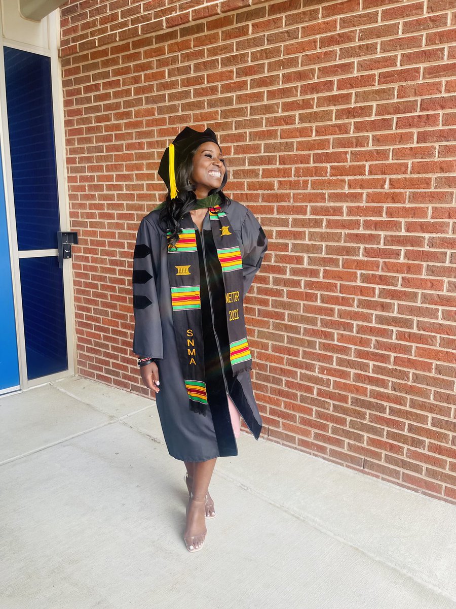 God did a thing yesterday!!

I’m officially Dr. Linda Kerandi, MD 👩🏾‍⚕️🤍

#MedTwitter #PsychedforPsych #PsychTwitter #SNMAGrad