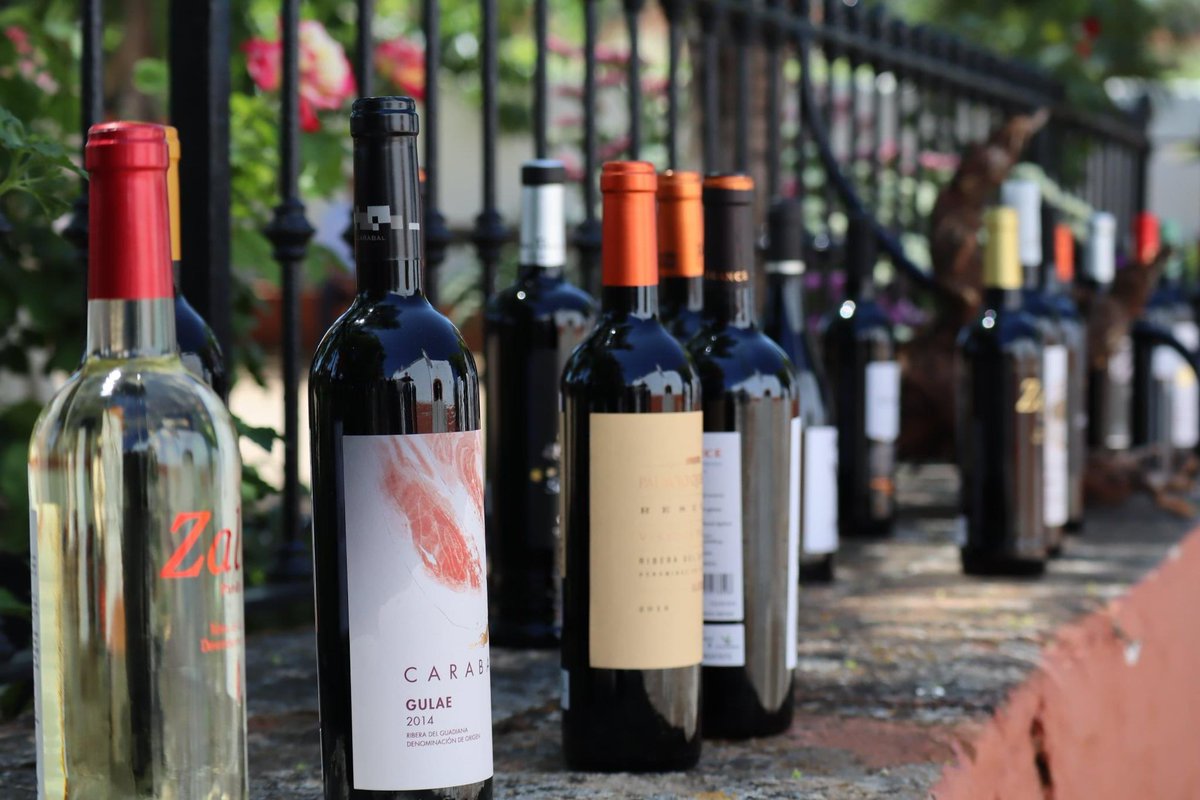 RVRibGuadiana's tweet photo. 🥇Espiga Oro: MADRE DEL AGUA Crianza 2019, @torivinteam SL (Puebla de Sancho Pérez) 
🥈Plata: CARABAL RASGO Vino de Guarda 2019, @BodegaCarabal  (Alía)
🥉Bronce: VIZANA Crianza 2019, @bodegavbarros  (Almendralejo)

 #rutadelvinoriberadelguadiana #vino #premio #do #premiosespiga https://t.co/HuMlTioNmt