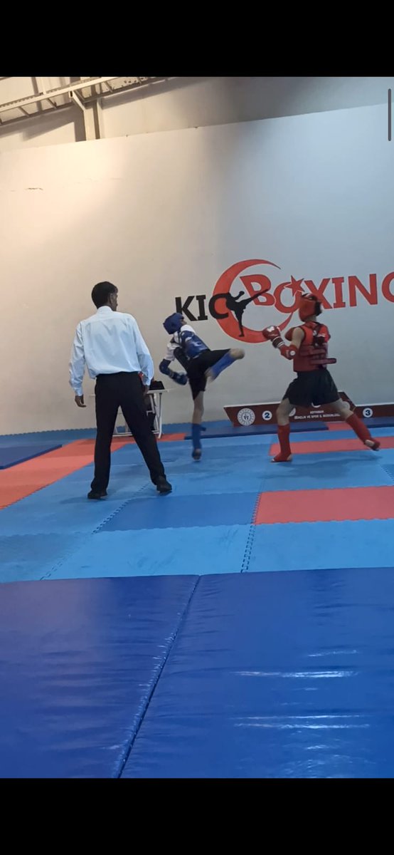 Beden Eğt. Öğretmenimiz Adil SEÇMEN'in Halk Eğitim Merkezi Müdürlüğümüz aracılığıyla okulumuzda açtığı Muay Tai kursunda yetiştirdiği mezun öğrencilerimiz Okul Sporları kapsamında düzenlenen il şampiyonasına katıldı.
<a href="/Tut_Kaymakamlik/">Tut Kaymakamlığı</a> <a href="/tutmeb/">Tut İlçe Milli Eğitim Müdürlüğü</a> <a href="/TalipYCEL2/">Talip YÜCEL</a> <a href="/fikretkeles02/">fikret keleş</a> <a href="/AdilSecmen/">Adil Seçmen</a>