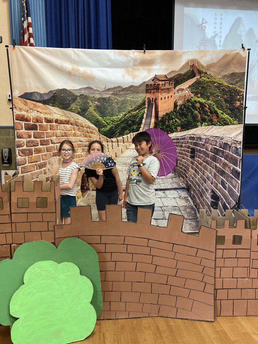 BBH_Yoo's tweet photo. Museum Day at Mackay! A big Shout-Out to the Tenafly Chinese Parents Association for educating our students about the Chinese culture! #TeamMackay https://t.co/hd5S4Jx7Bj