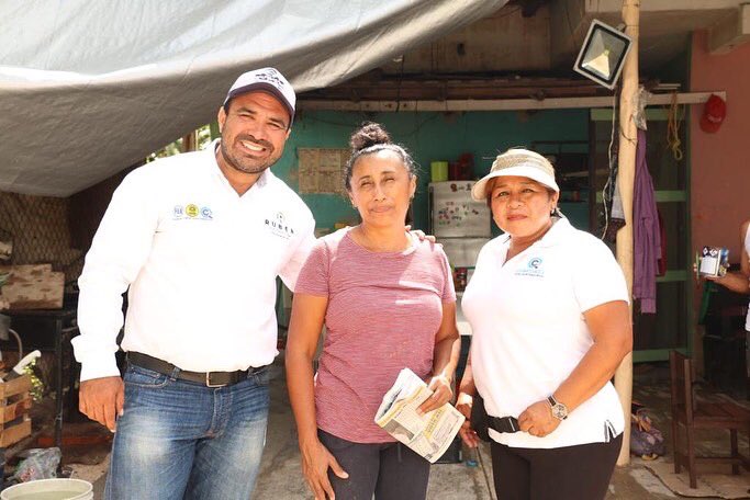 rubentrevinoa's tweet photo. En nuestra #Caminata de hoy me reuní con las personas que hacen que #Cancún funcione todos los días. Junto con quien será mi suplente, Clara Uribe, hemos hecho un gran equipo 🤜🤛. Estamos haciendo proyectos para cambiar las cosas, para #MejorarEnSerio. ¿Te unes? #Confianza https://t.co/dtUGye8RIw