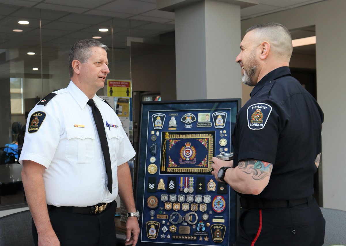 lpsmediaoffice's tweet photo. Congratulations to Superintendent Bill Merrylees on completing 40 years, to the day, with the London Police Service. Today we celebrated his retirement as the longest serving uniformed member in LPS history! Thank you for your leadership and service to the #LdnOnt community. 🎉 https://t.co/D74mKJqHvX