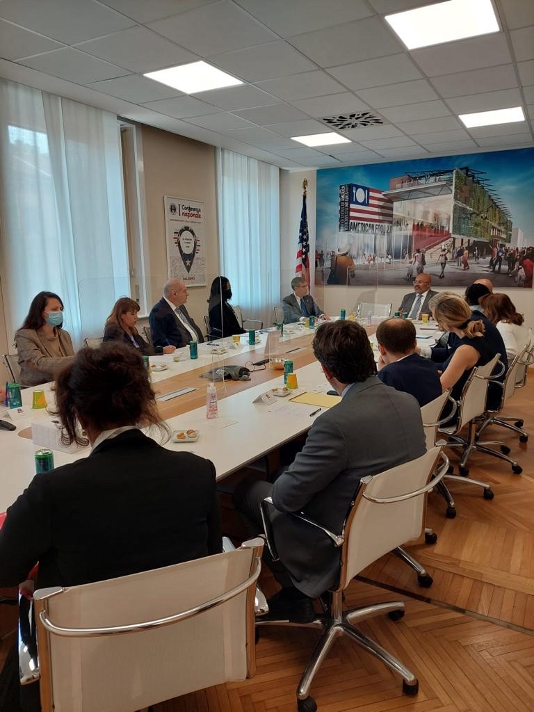 ExportGov's tweet photo. Trade missions can be a great opportunity to find new partners in int'l markets. This week, staff are busy in #SouthAmerica &amp; #Europe on official trade missions, connecting U.S. businesses with executives, gvt officials &amp; participating in site visits, networking events &amp; more! https://t.co/CplgkecHzU