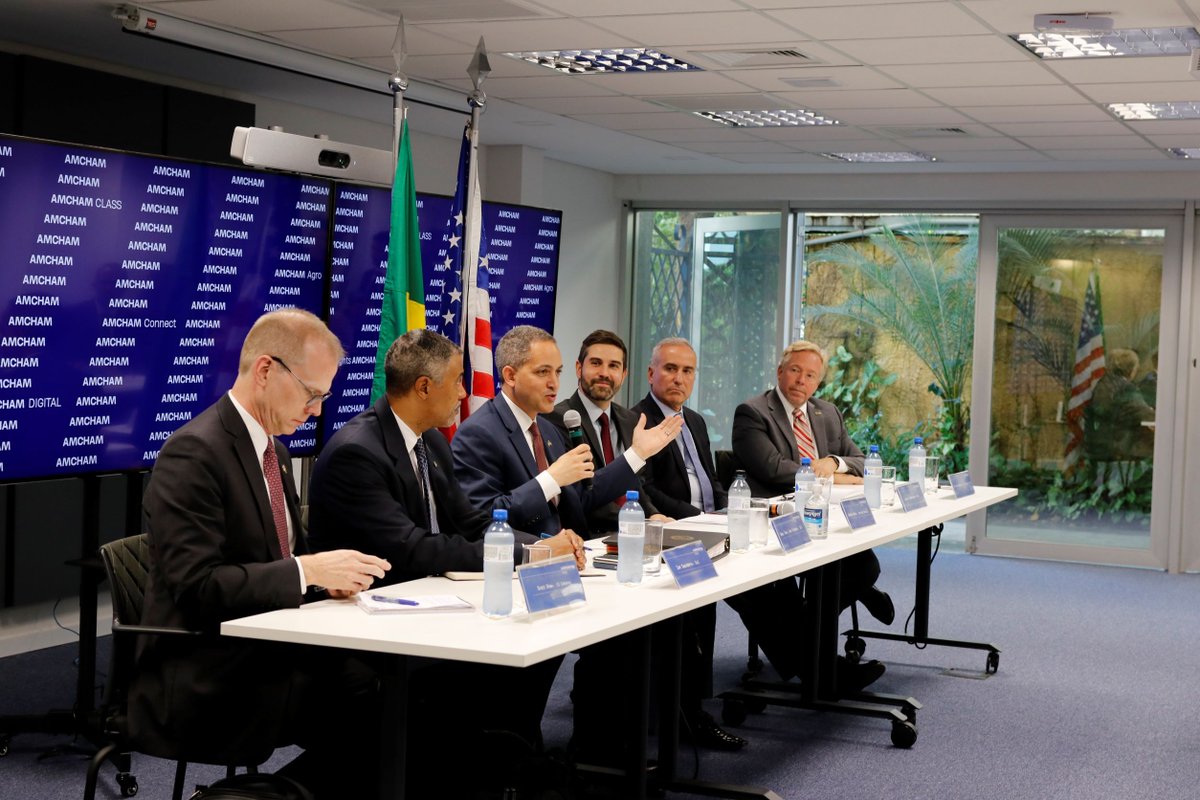 ExportGov's tweet photo. Trade missions can be a great opportunity to find new partners in int'l markets. This week, staff are busy in #SouthAmerica &amp; #Europe on official trade missions, connecting U.S. businesses with executives, gvt officials &amp; participating in site visits, networking events &amp; more! https://t.co/CplgkecHzU