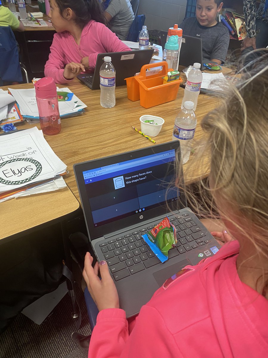 AprilWachal2's tweet photo. Celebrating 4th quarter AR success with this group of almost 3rd graders! Snacks, jokes and a competitive game of @gimkit @Jennifer1266 #lakeviewvikes https://t.co/ZBypRHF675