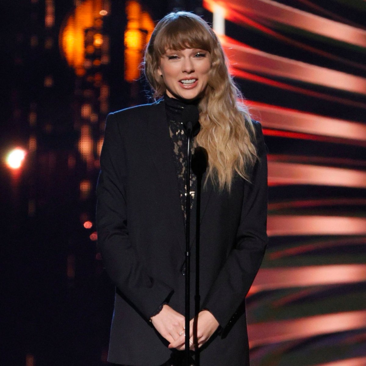 blessedswifty's tweet photo. 🚨 Taylor Swift will make her FIRST public appearance in 3 months TOMORROW!

— Taylor Swift will attend and receive the "Honorary Doctorate" of Fine Arts from New York University! She will also deliver commencement speech for the class of 2022. https://t.co/W2OZ5NP86Z