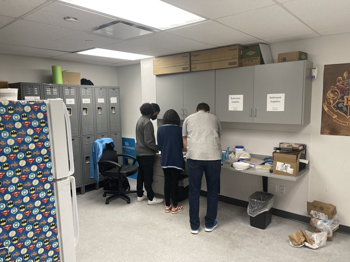 Louis Cloetens-GLM (@glmlouis) on Twitter photo Showing the team some love with lunch today #employeeappreciationweek <a href="/GreaterLakesMkt/">Greater Lakes Market ๐</a> <a href="/TheoAlexander11/">Theo Alexander</a> Showing the team some love with lunch today #employeeappreciationweek <a href="/GreaterLakesMkt/">Greater Lakes Market ๐</a> <a href="/TheoAlexander11/">Theo Alexander</a>