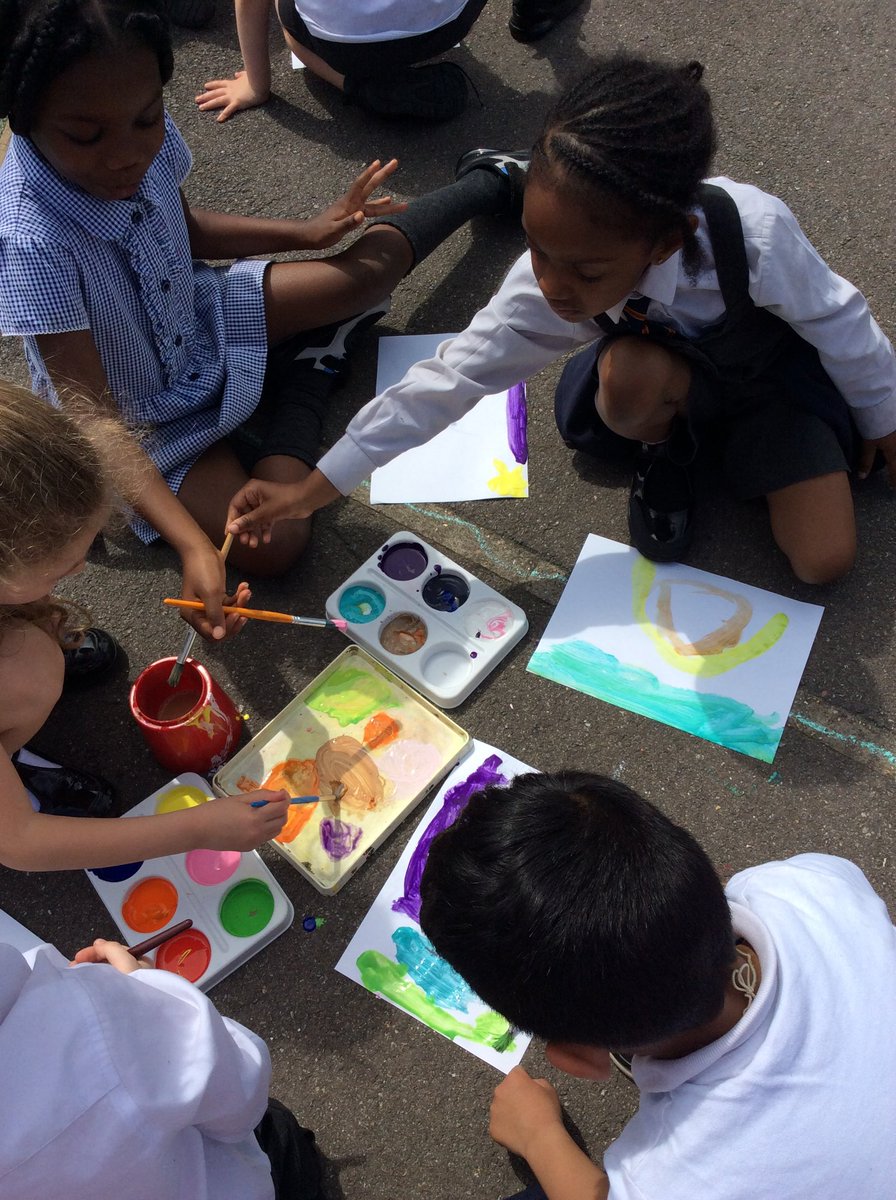 e1_stgeorges's tweet photo. We loved painting pictures of what we thought Jesus would have looked like after he rose from the dead. We talked about the fact that the paintings should be bright and colourful because it was a joyful moment! #restannesgae1 @StAnnesgaCPS https://t.co/qfpImsDxM3