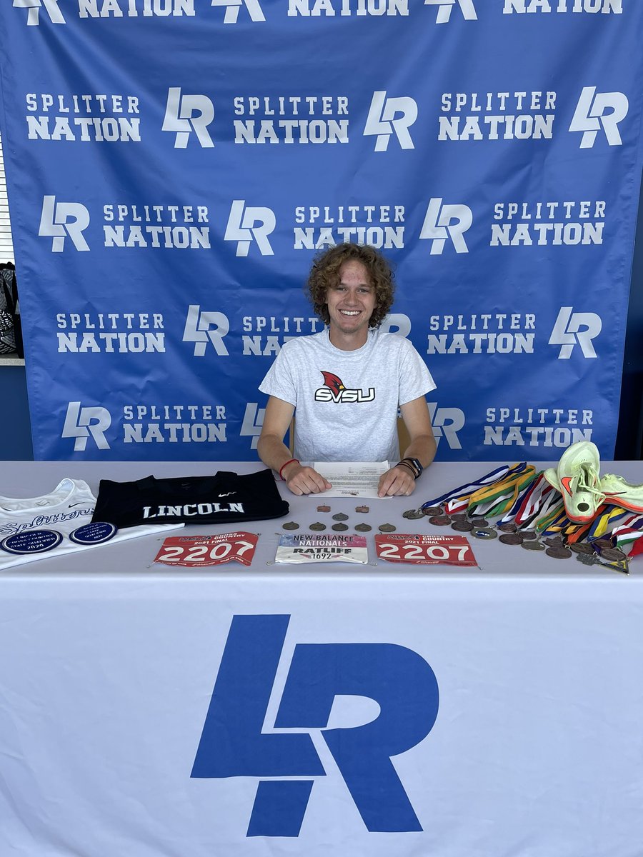kate_moff's tweet photo. Congratulations to Splitter Nation Cross Country and Track runner, Jordan Ratliff, on signing his NLI to run at Saginaw Valley State University next year #SplitterStrong https://t.co/1qmMp76BTz