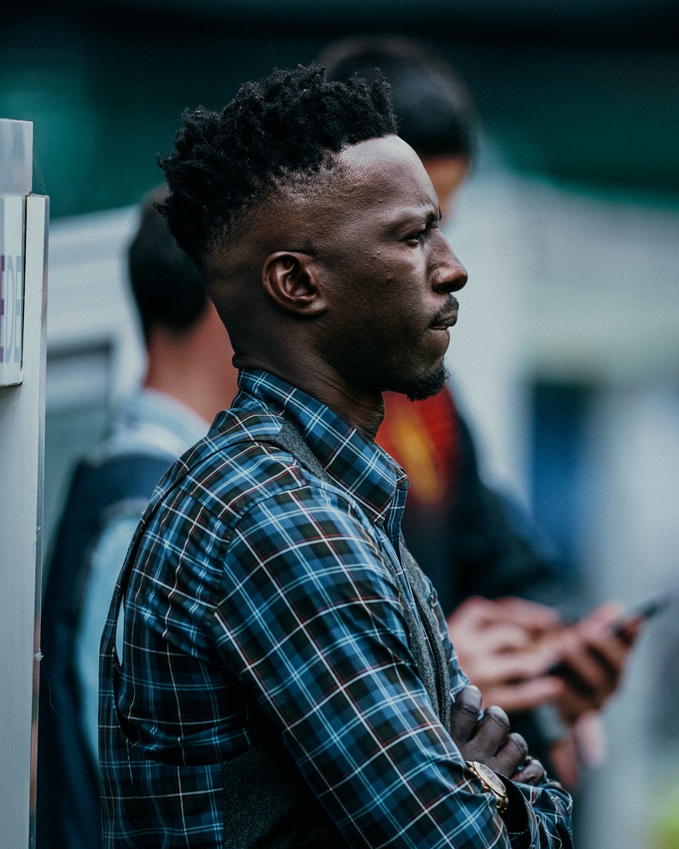 Officiële communicatie: Mbaye Leye wordt nieuwe hoofdtrainer Essevee. 

📲 Lees alles op essevee.be/mbayeleye