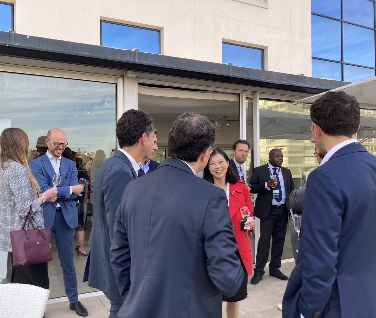 _SolarEnergy's tweet photo. What a gorgeous evening for the @Smartenergy17 drinks &amp; dinner! The perfect way to unwind after a wonderful day of learning and networking!

#GreenH2Summit #greenhydrogen #hydrogen #renewableenergy #renewables #collaboration https://t.co/LvTNwAC7g7
