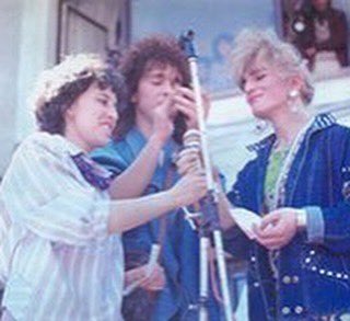 Bugün tam 35 yıl önce, 17 Mayıs 1987’de gerçekleştirdiğimiz Dayağa Karşı Yürüyüşün yıldönümü.
İyi ki yürüdük,iyi ki kadına yönelik şiddete karşı mücadele ettik ve güçlenerek bugünlere geldik.Yaşasın feminist mücadelemiz ✌🏿
Kadınlar Vardır✌🏿 
Üzerinde durduğumuz da bir kamyonet😊