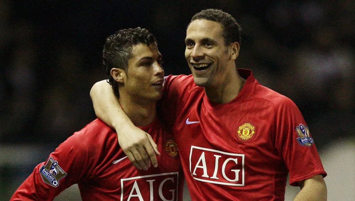 Rio Ferdinand, Cristiano Ronaldo'nun Erik Ten Hag'ın çalıştıracağı Manchester United'da kesinlikle kalacağını söyledi