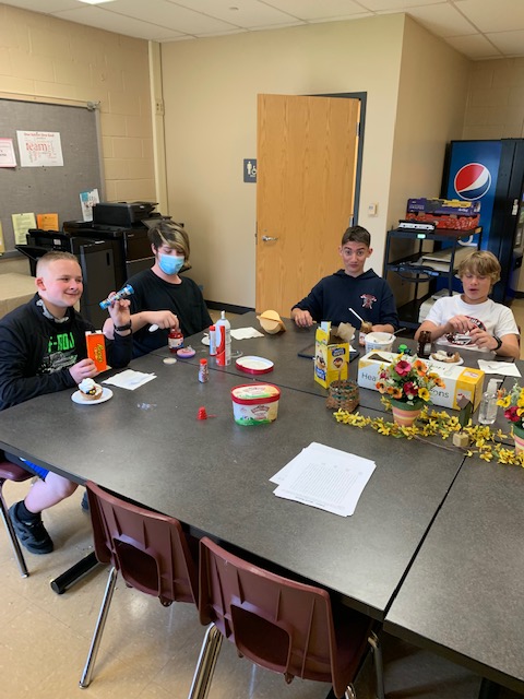 Nothing better than free ice cream with all the toppings for a "job well done"! Thanks to our CMS building crew helpers for the 2021-22 School Year - what a huge helping hand these young men were for Mr. Huck and his staff! <a href="/hempfield/">Hempfield SD</a> <a href="/MummaPrincipal/">Principal Mumma</a>
