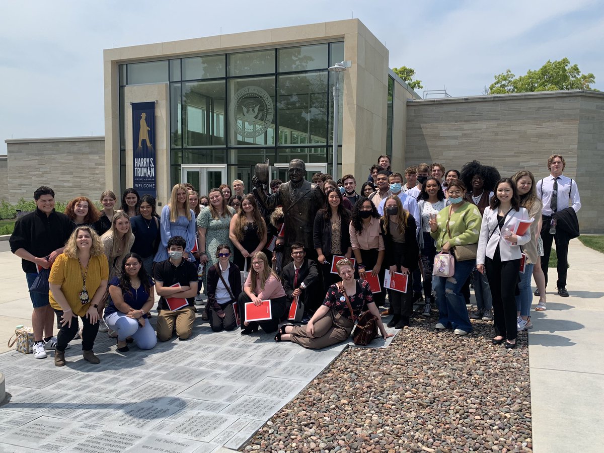 nicollettevw's tweet photo. APUSH students from @THSPatriots  had a great day at the @TrumanLibrary! Ms. Abney‘s students were awesome representatives of THS and did great work making decisions about real issues Truman faced in his presidency. @MrsRScott https://t.co/ESelsvplDO