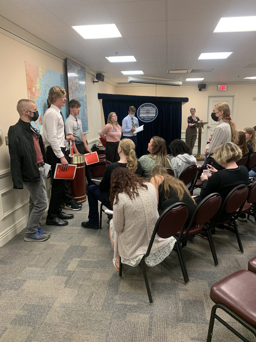 nicollettevw's tweet photo. APUSH students from @THSPatriots  had a great day at the @TrumanLibrary! Ms. Abney‘s students were awesome representatives of THS and did great work making decisions about real issues Truman faced in his presidency. @MrsRScott https://t.co/ESelsvplDO