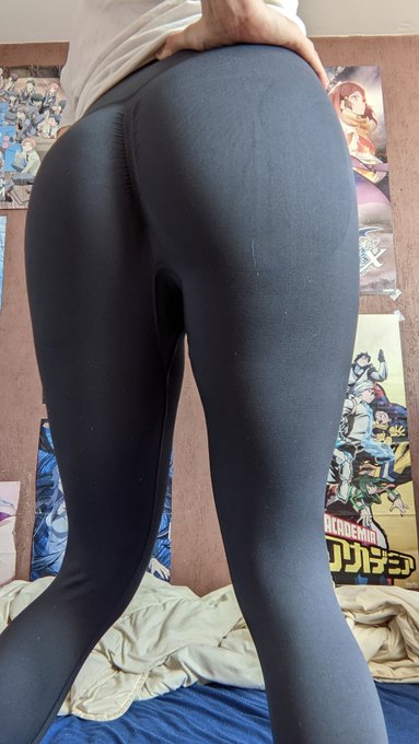 Got another leggings today ! Does it look good on me ? What do you think of it ? 😋  #Femboy #Leggings<a href="/tag/sexy"class="tags"><span>#sexy</span></a><a href="/tag/leggings"class="tags"><span>#leggings</span></a><a href="/tag/tease"class="tags"><span>#tease</span></a><a href="/tag/femboy"class="tags"><span>#femboy</span></a>