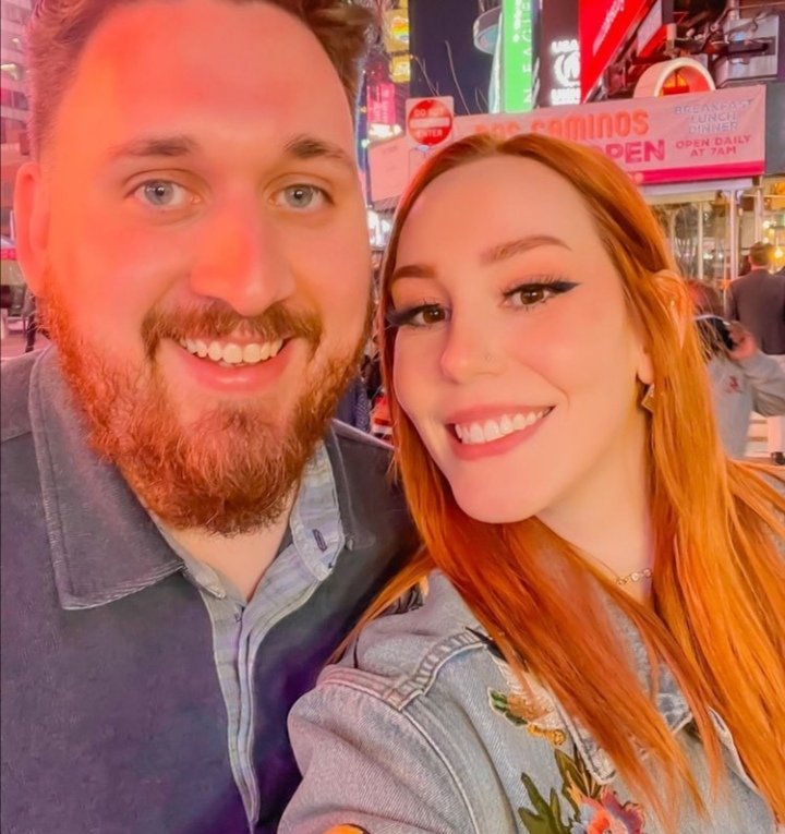PeachyMeganfp's tweet photo. Worlds can describe how much I love this couple 💞💓🌷Happy Anniversary to the best couple in the world I love you guys so much! @AviatorGaming @MeganPlays https://t.co/xvqDqGNcUD