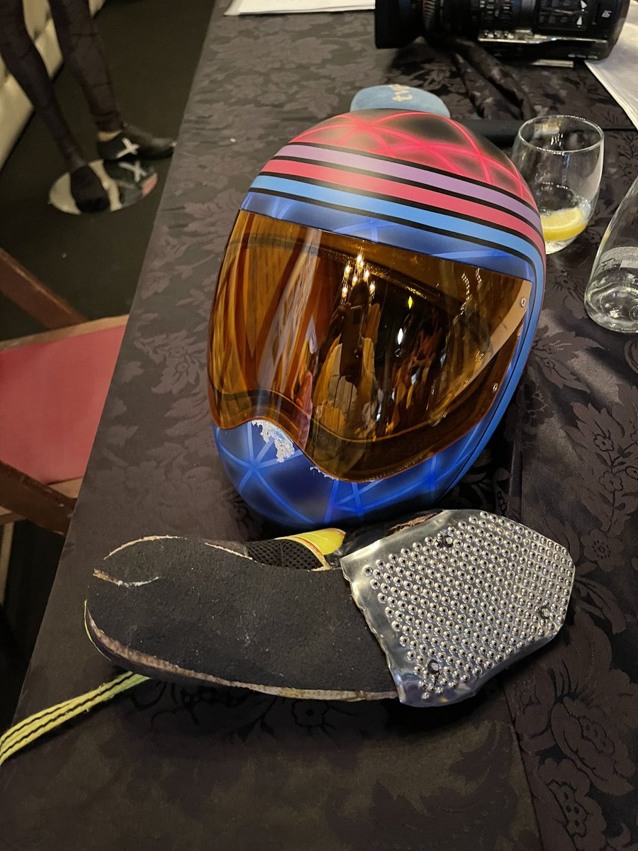 elegasolina's tweet photo. Un pionero skeleton @AnderSkeleton 🛷 anuncia retirada 39 años tras 15 temporadas empujando su trineo 4 JJOO 180 carreras y algunos huesos rotos. De los deportistas más especiales que he conocido. Gracias por dejarme ser parte de tu familia. A seguir volando #GoAnder 🇪🇸🙌👏♥️♥️ https://t.co/ldA41kvIU2