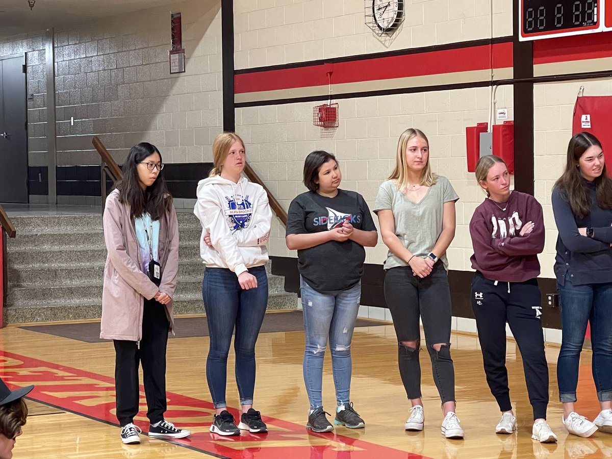 DlhsUnified's tweet photo. Celebrating our seniors this morning with a special gift from @SOMinnesota. Thank you for your inclusive leadership, you futures are bright!! @DetLakesHigh #Classof2022 #championsinlife https://t.co/2utPNfjy81