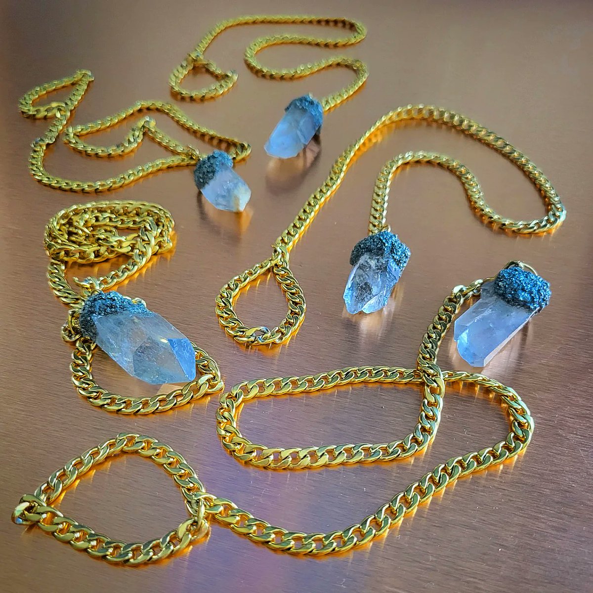 _daisysweet's tweet photo. ice ice baby 🥶✨️
Keepin' it cool and drippy 

These18k gold quartz lariats are available in the 
• NECK • section of my shop 

Hit that link in my Bio • DM me • or visit 
https://t.co/sLvYDKpmBl 

#sweetsolsticeshop

#handmade #handcrafted #jewelry 
#SupportSmallBusinesses https://t.co/wcO80R54gd