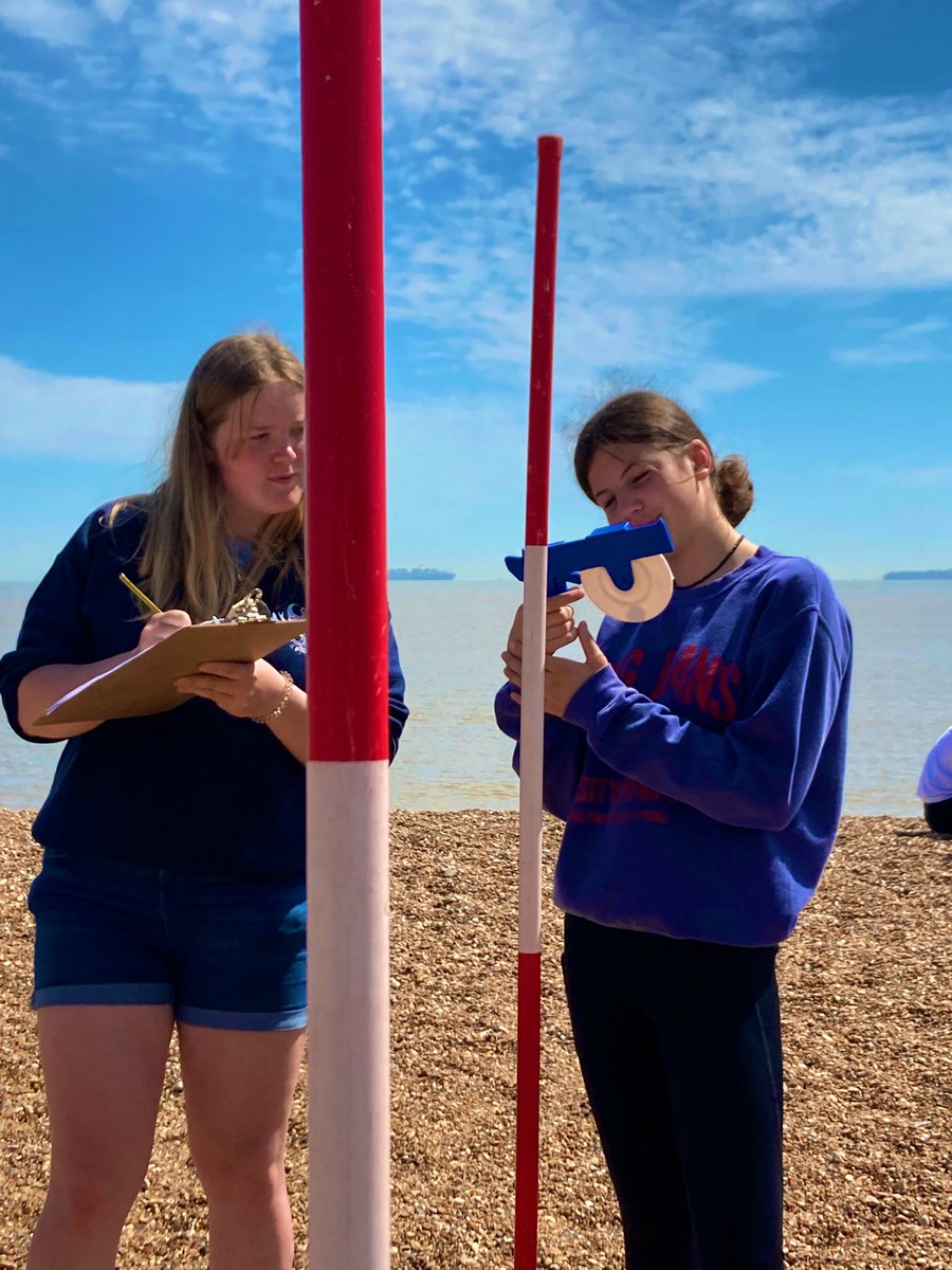 RHS_Geo's tweet photo. A fantastic day with @RHSSuffolk #year10 today completing @Edexcel_Geog #coastalfieldwork. #geogurus on tour and wonderful company https://t.co/Hz2JSSnz2A