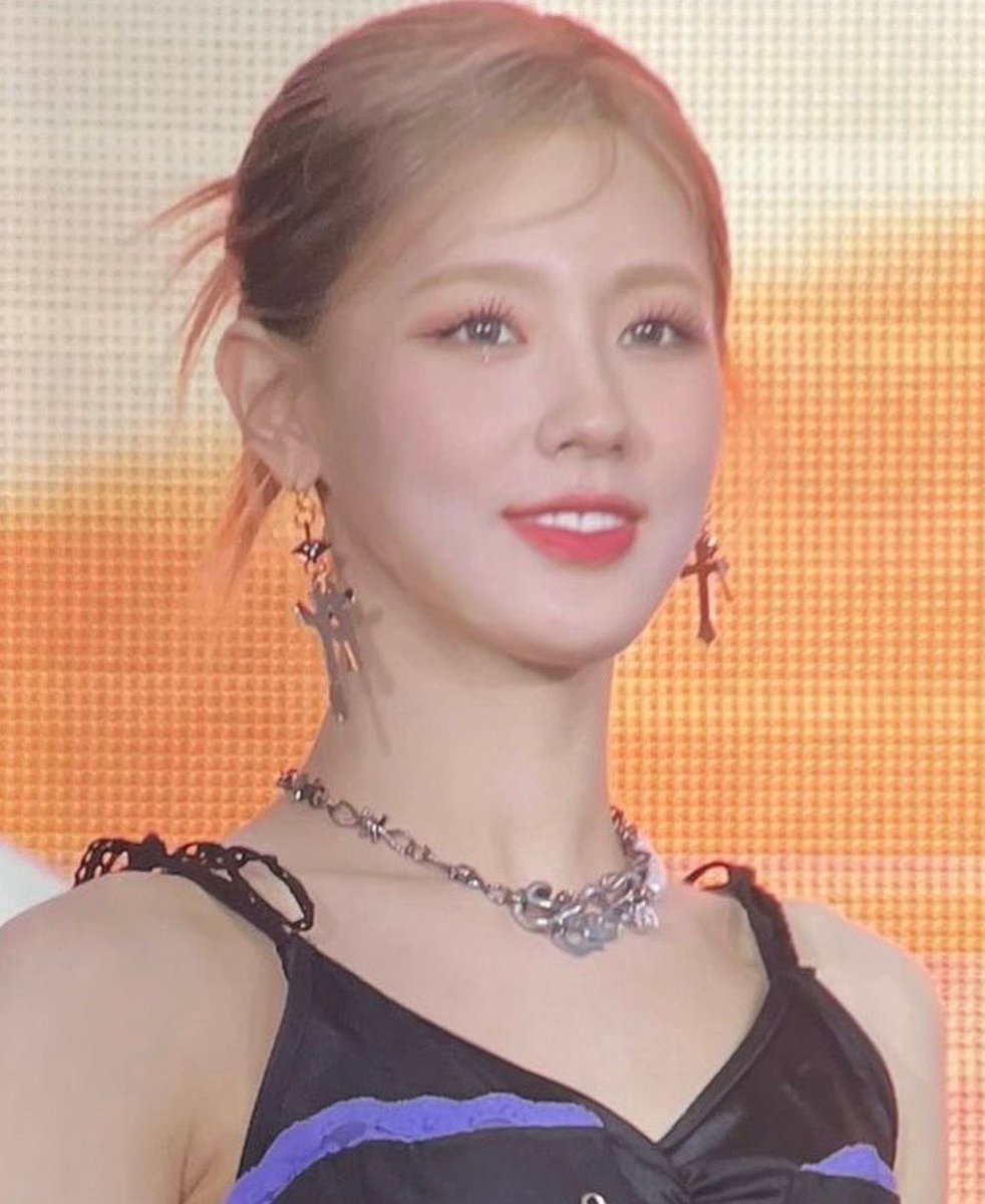 ohtnyc's tweet photo. me when im perfect and pretty and talented and have a good sense in fashion and cho miyeon

🔗https://t.co/gvnNykHXyr

[#MIYEON #미연 #GIDLE #여자아이들 #KPOPFLEX @G_I_DLE #OHTNYC] https://t.co/iifgUj1g2r
