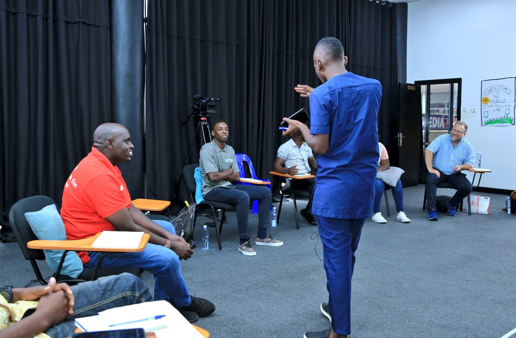 IMChallengeug's tweet photo. Our Head of Training @KisemboAntonio facilitates the @UgandaRedCross #MobileStorytellingLab workshop at the @mcimediahub. https://t.co/3iljJqwwxi