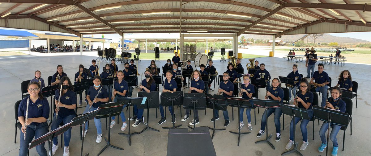 FMEagleMusic's tweet photo. Fun at Western Playland!! Superior rating!!! Proud of you 🎵💙🤘🏼@Fabens_Middle @MMontes_FMS @FISD_Wildcats https://t.co/uYVN0GYch3