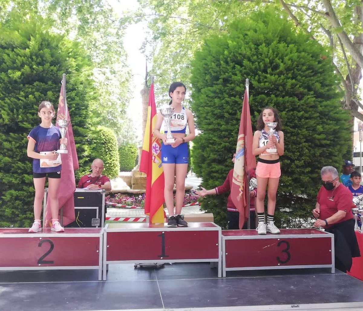 ADEliocroca's tweet photo. #ATLETISMO🏃🏻♂️🏃🏻♀️.Gran actuación y numerosos puestos de podium para nuestr@s atletas en la carrera popular #CorreXLorca celebrada el pasado domingo.
‼️En general tod@s nuestr@s participantes realizaron una gran prueba,enhorabuena‼️
📌 Más información y fotos: https://t.co/hChQoHtr7B https://t.co/hajbMCbTu8