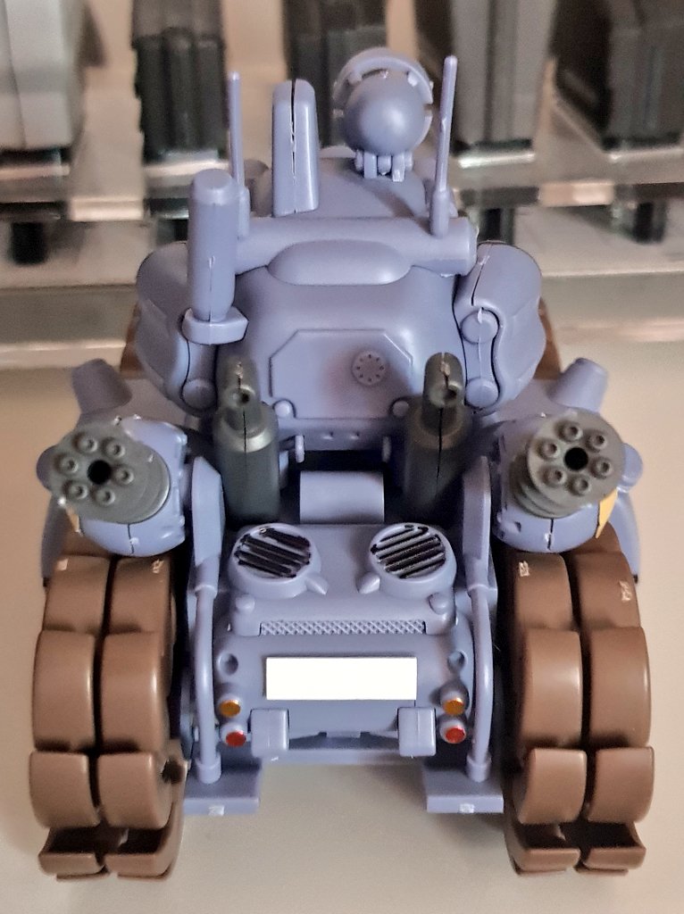 sapinho33's tweet photo. Done!!! I finaly finish the metal slug sv-001 model kit!And i just want to say that it's soooo cooollllll!! Here some fotos! :) #pixelart #gaming #retrogamer #snk #neogeo #videogames #arcade #metalslug #modelkit #vintage #nazca #oldschool #game #sega #Nintendo #playstation https://t.co/UCWeTvBEgN