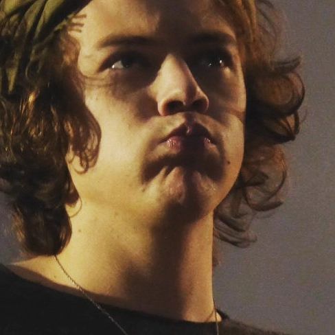 LetterstouNJ's tweet photo. Prince Harry 👑

#HarryStyles #hot #OneDirection #fanfic #fanfiction #etsy #estyuk @Etsy #GreenEyes #curlyhair https://t.co/IlCKAOCL30